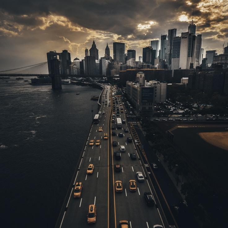 Parents evaluating schools in Portugal